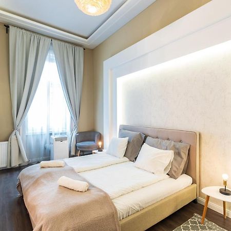 Spacious Luxury Apartment At The Heart Of ブダペスト エクステリア 写真