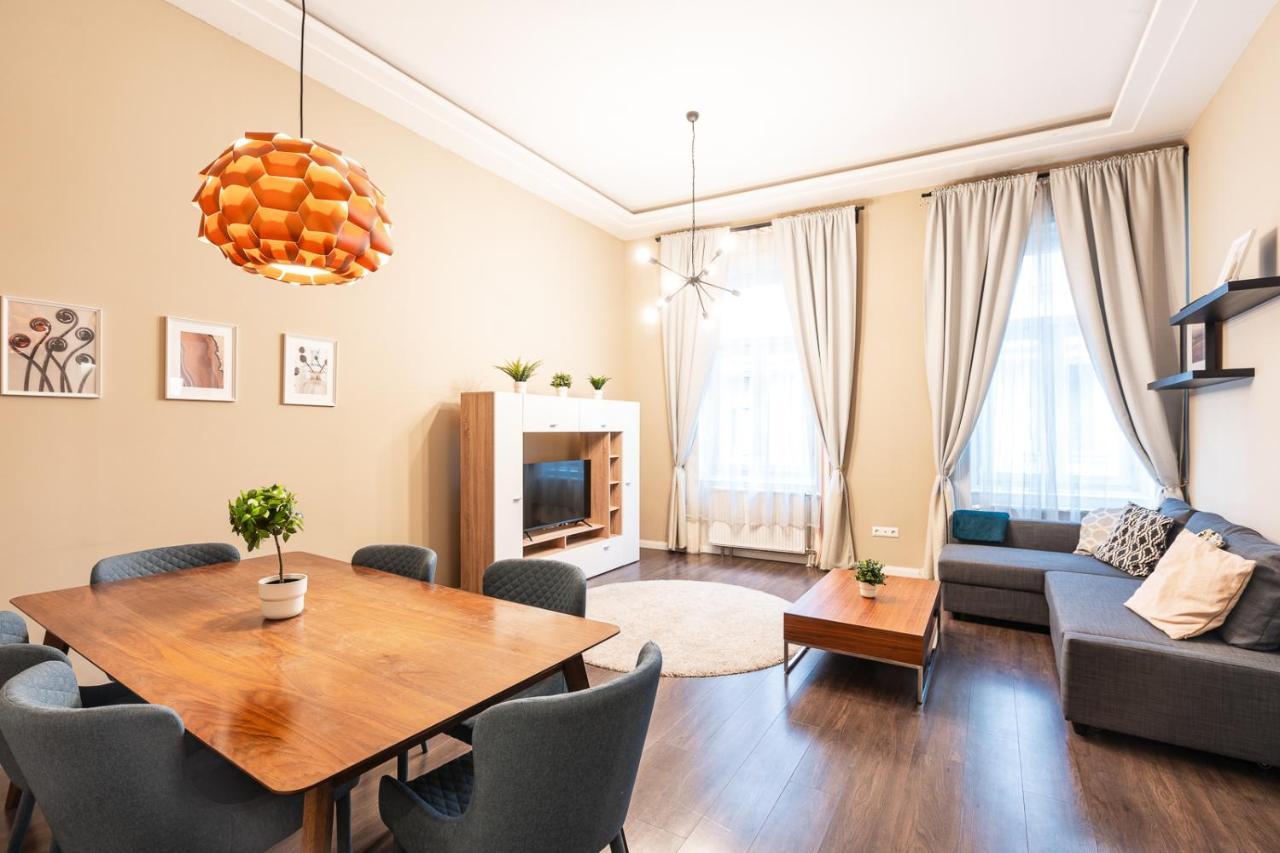 Spacious Luxury Apartment At The Heart Of ブダペスト エクステリア 写真